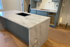 Fantasty-Macabus-quartzite-waterfall-leg